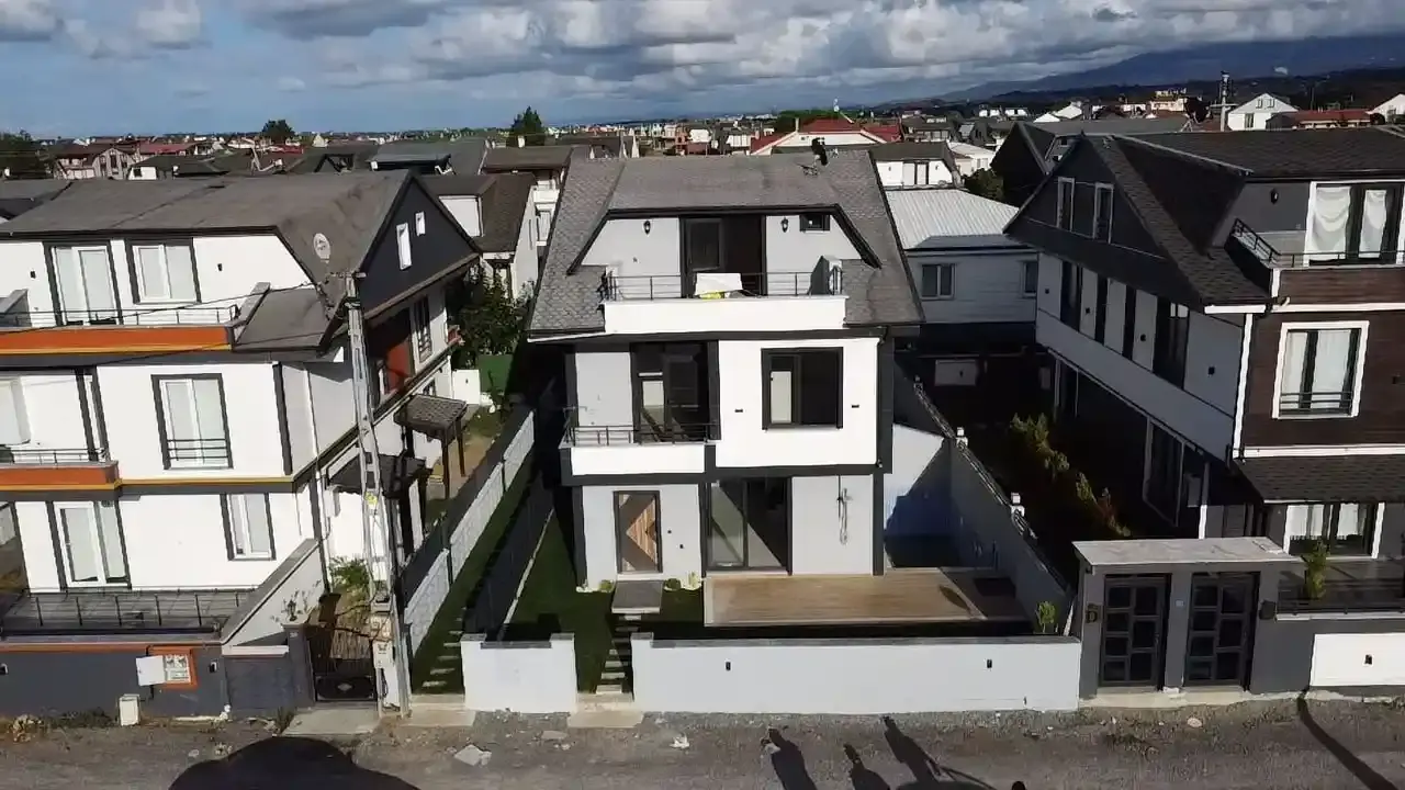 Kocaali Alandere’de Denize 300m, Havuzlu ve Loft Tasarımlı 4+1 Müstakil Villa