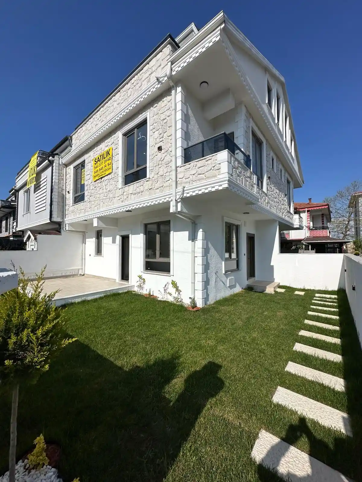 Kocaali Yalı'da Ön Cephe 3+1 Tripleks Villa - Yerden Isıtmalı